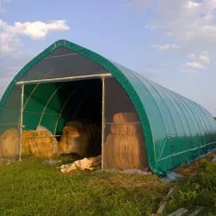 Tunnel per riparo rotoballe di fieno